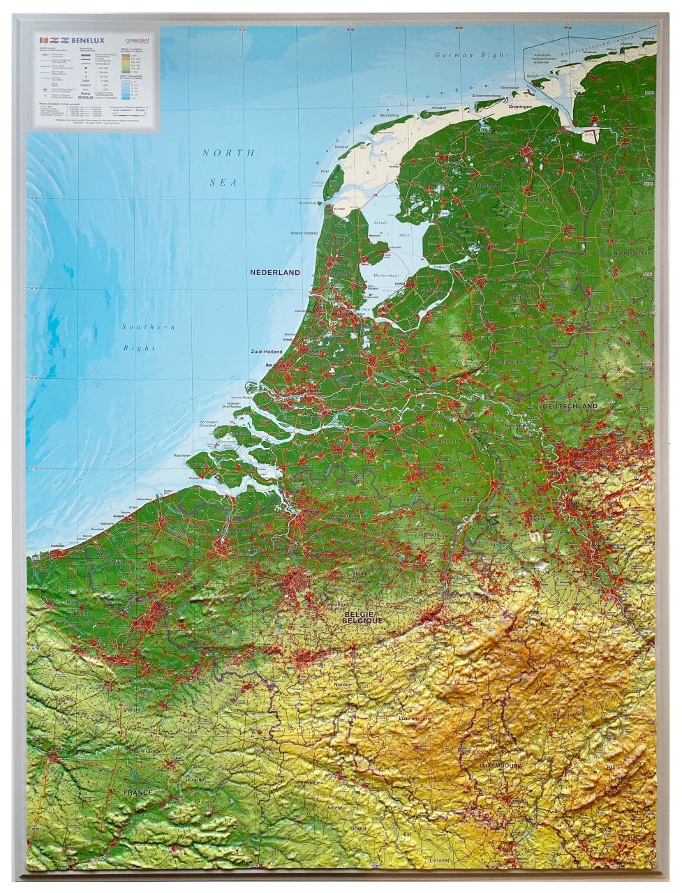 Carte murale en relief - Benelux (en anglais), avec cadre aluminium - 77 x 57 cm | Georelief carte en relief Georelief