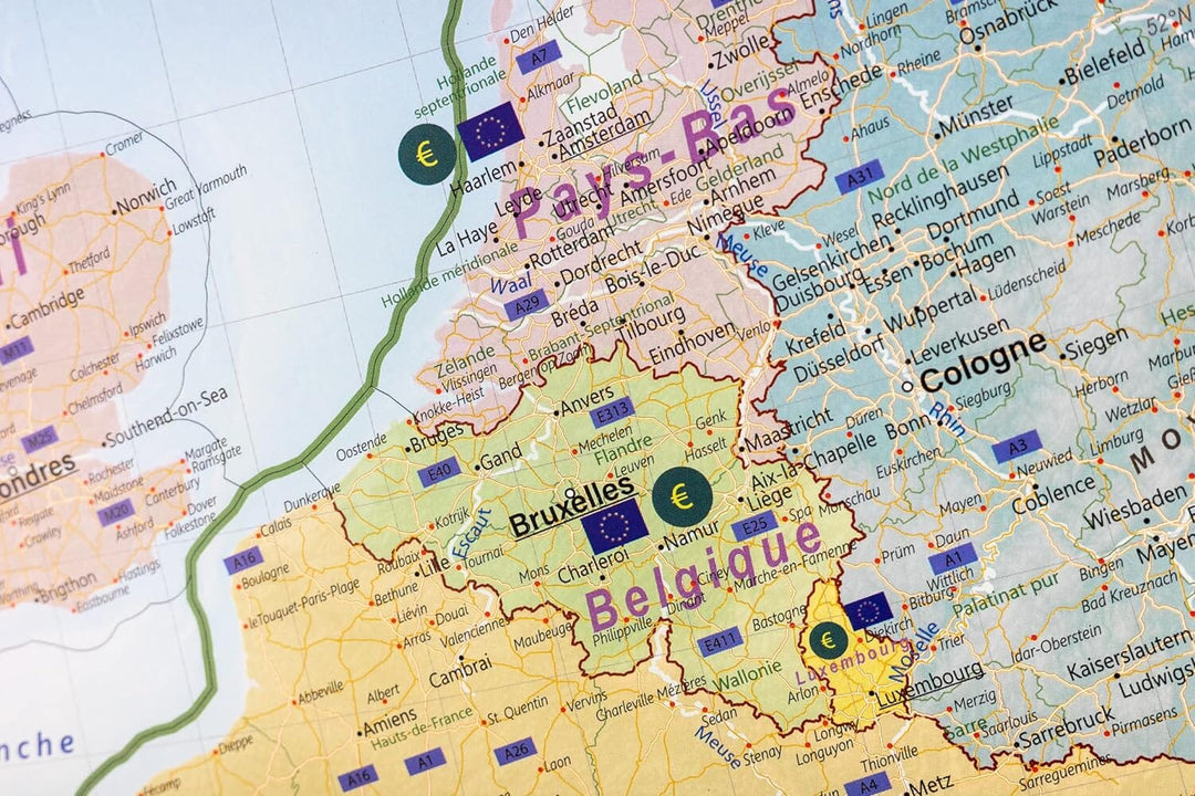 Carte murale plastifiée - Europe politique (90 x 122,5 cm), avec baguettes de maintien en bois | GeoMetro carte murale roulée (en tube) GeoMetro