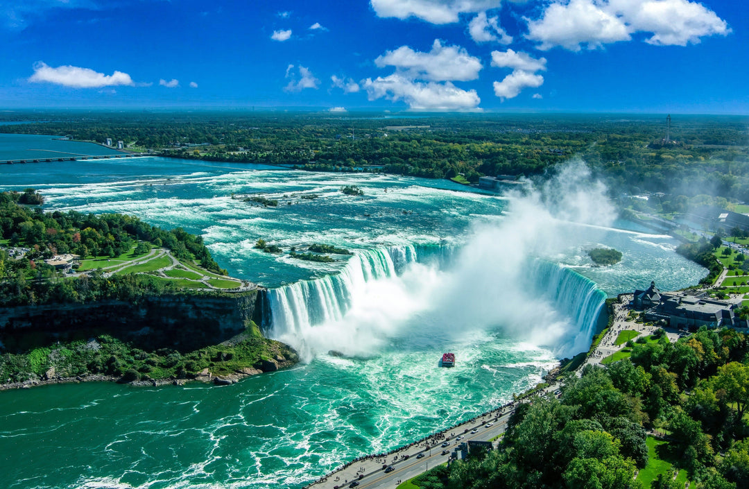 vue aérienne des chutes du Niagara en Ontario