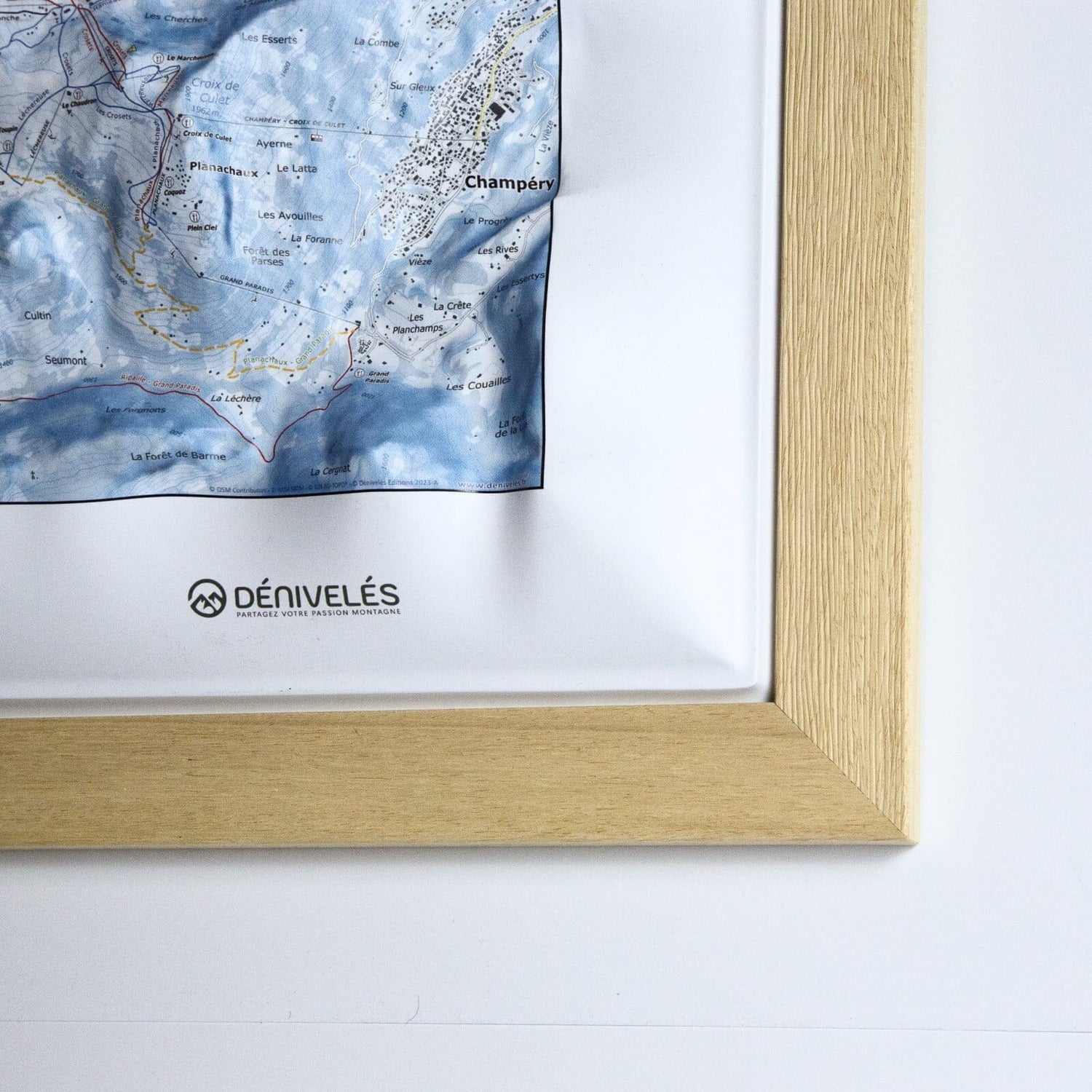 Cadre 50 x 70 cm, Bois Massif Brut 3 cm | Dénivelés Editions carte en relief Dénivelés Editions 
