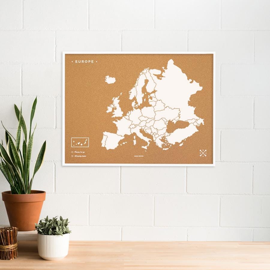 Carte de l'Europe en liège avec cadre - couleur naturelle, impression blanc - Taille XL (90 x 60 cm) | Miss Wood carte murale livrée à plat Miss Wood