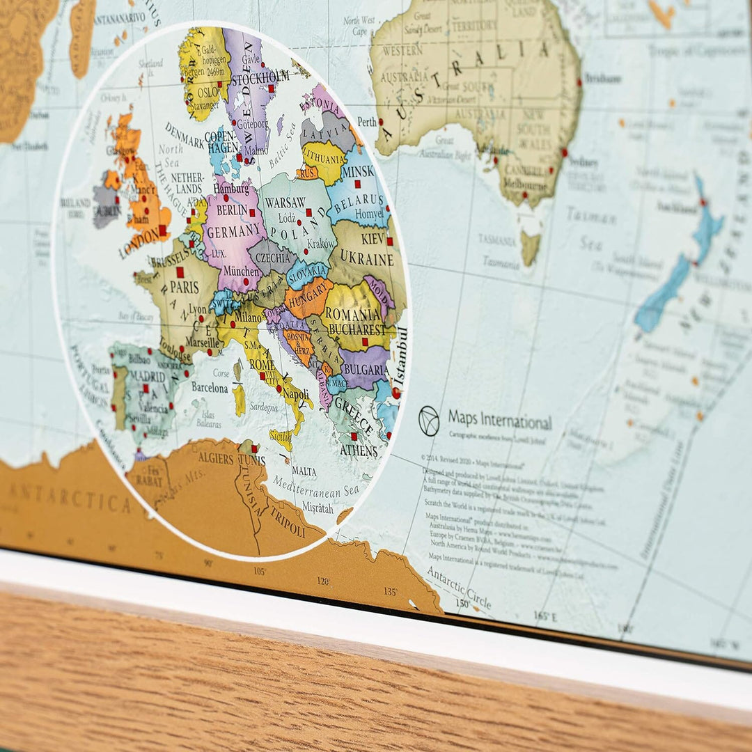 Carte du monde à gratter (en anglais) - Spécial voyageur (42 x 30 cm) | Maps International accessoire de voyage Maps International 