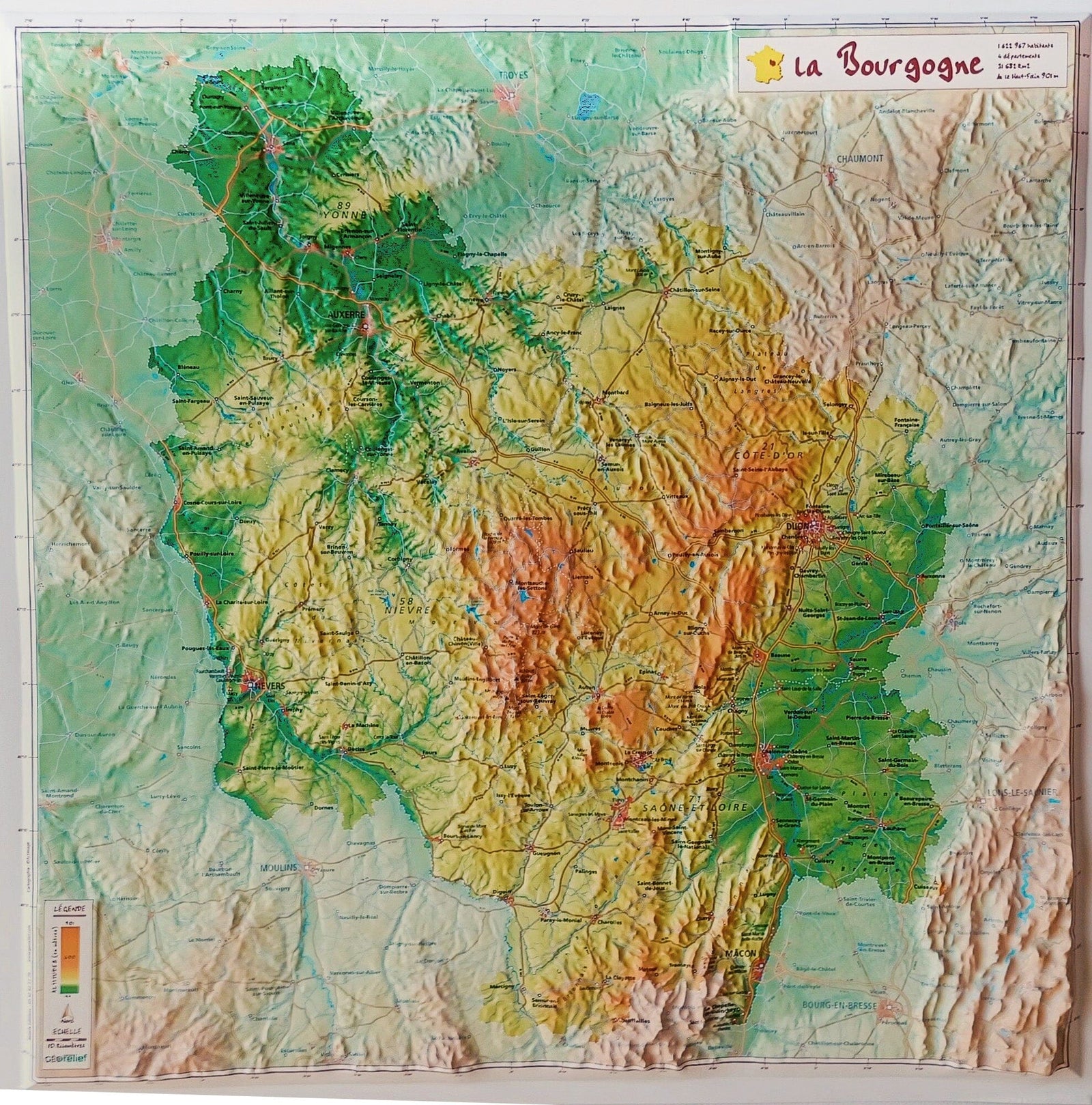 Carte en relief - Bourgogne - 42 X 42 cm | Relief Editions carte en relief Reliefs Editions