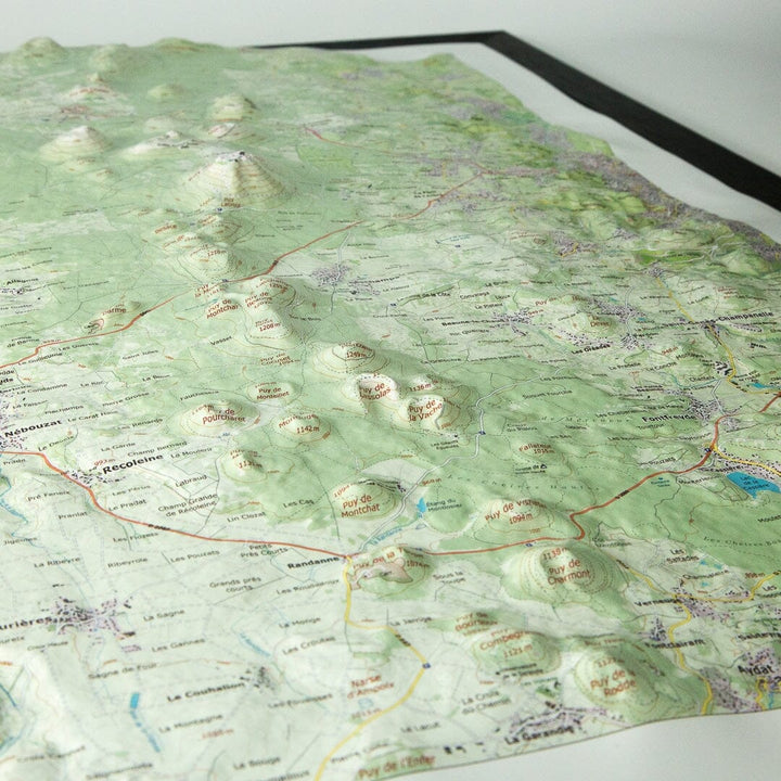 Carte en relief - Chaîne des Puys - 70 x 50 x 3 cm | Dénivelés Editions carte en relief Dénivelés Editions 