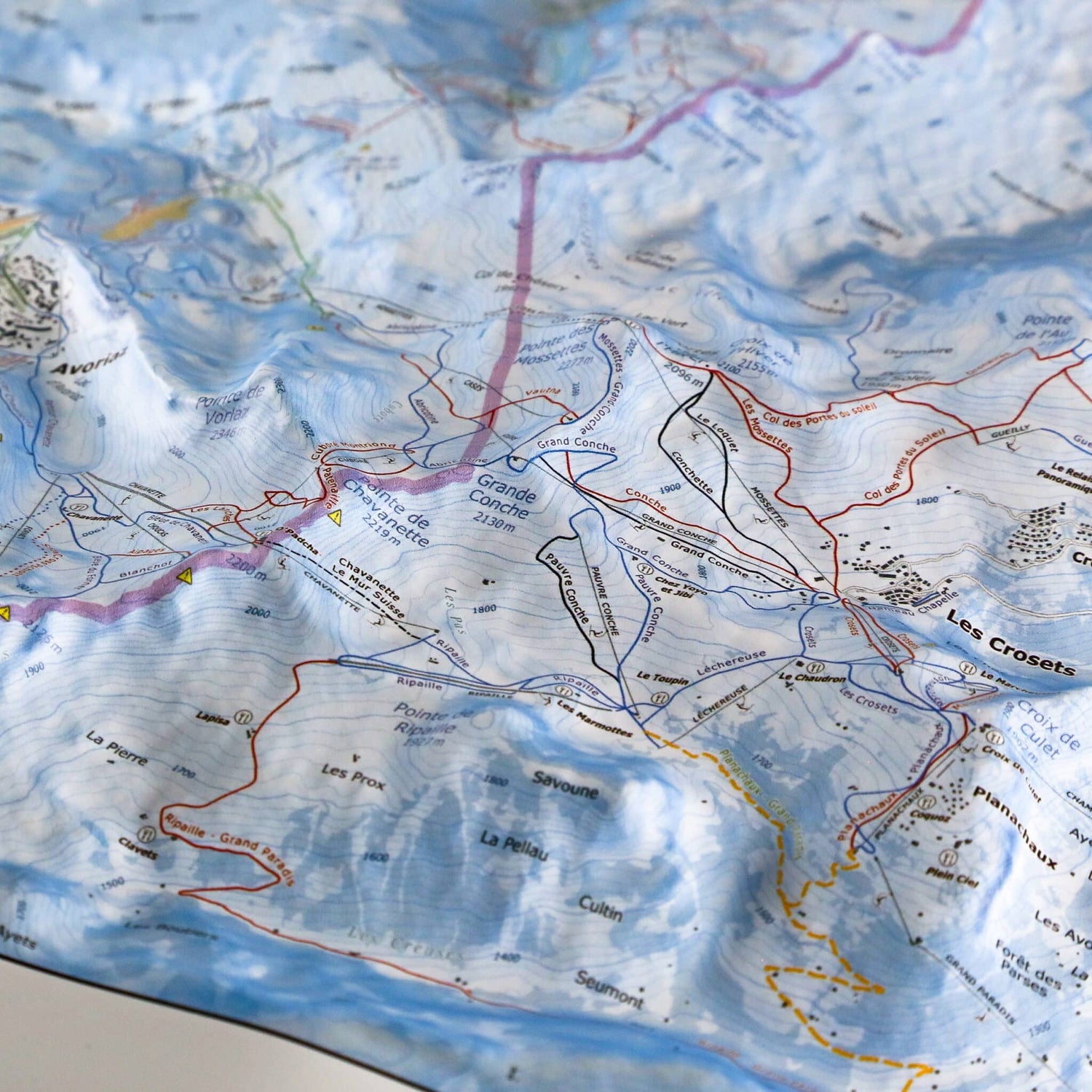 Carte en relief - Domaine Portes du Soleil, Avoriaz, Châtel, Chapelle d'Abondance - 70 x 50 x 5,5 cm | Dénivelés Editions carte en relief Dénivelés Editions 