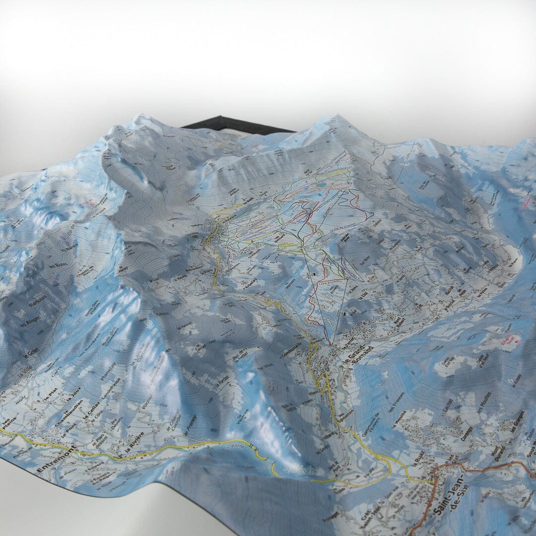 Carte en relief - Domaines Le Grand Bornand, La Clusaz - 70 x 50 x 7 cm | Dénivelés Editions carte en relief Dénivelés Editions 
