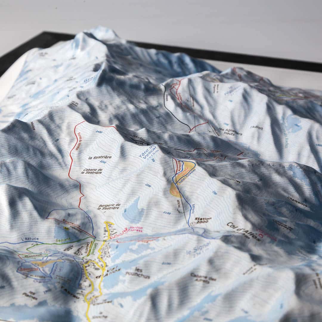 Carte en relief - Domaines Pra Loup, Val d'Allos, Le Sauze - 50 x 70 x 6 cm | Dénivelés Editions carte en relief Dénivelés Editions 
