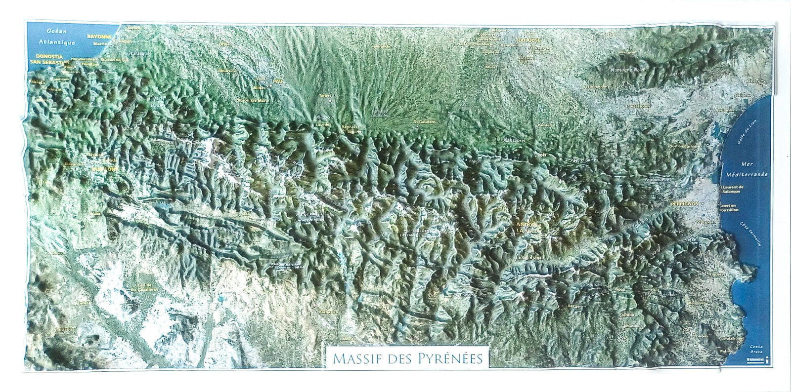 Carte en relief - Massif des Pyrénées - Satellite - 21 X 42 cm | Relief Editions carte en relief Reliefs Editions
