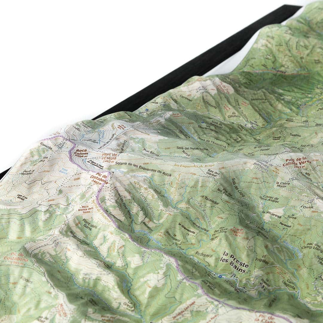 Carte en relief - Massif du Canigou - Massís del Canigó - 50 x 70 x 6 cm | Dénivelés Editions carte en relief Dénivelés Editions 