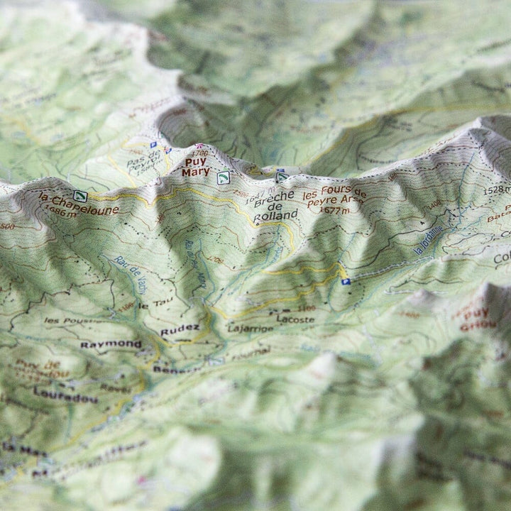 Carte en relief - Monts du Cantal - 70 x 50 x 4 cm | Dénivelés Editions carte en relief Dénivelés Editions 