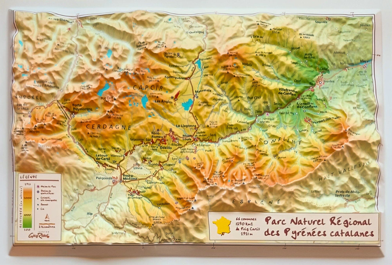 Carte en relief - Parc naturel régional des Pyrénées catalanes - 21 X 31 cm | Relief Editions carte en relief Reliefs Editions
