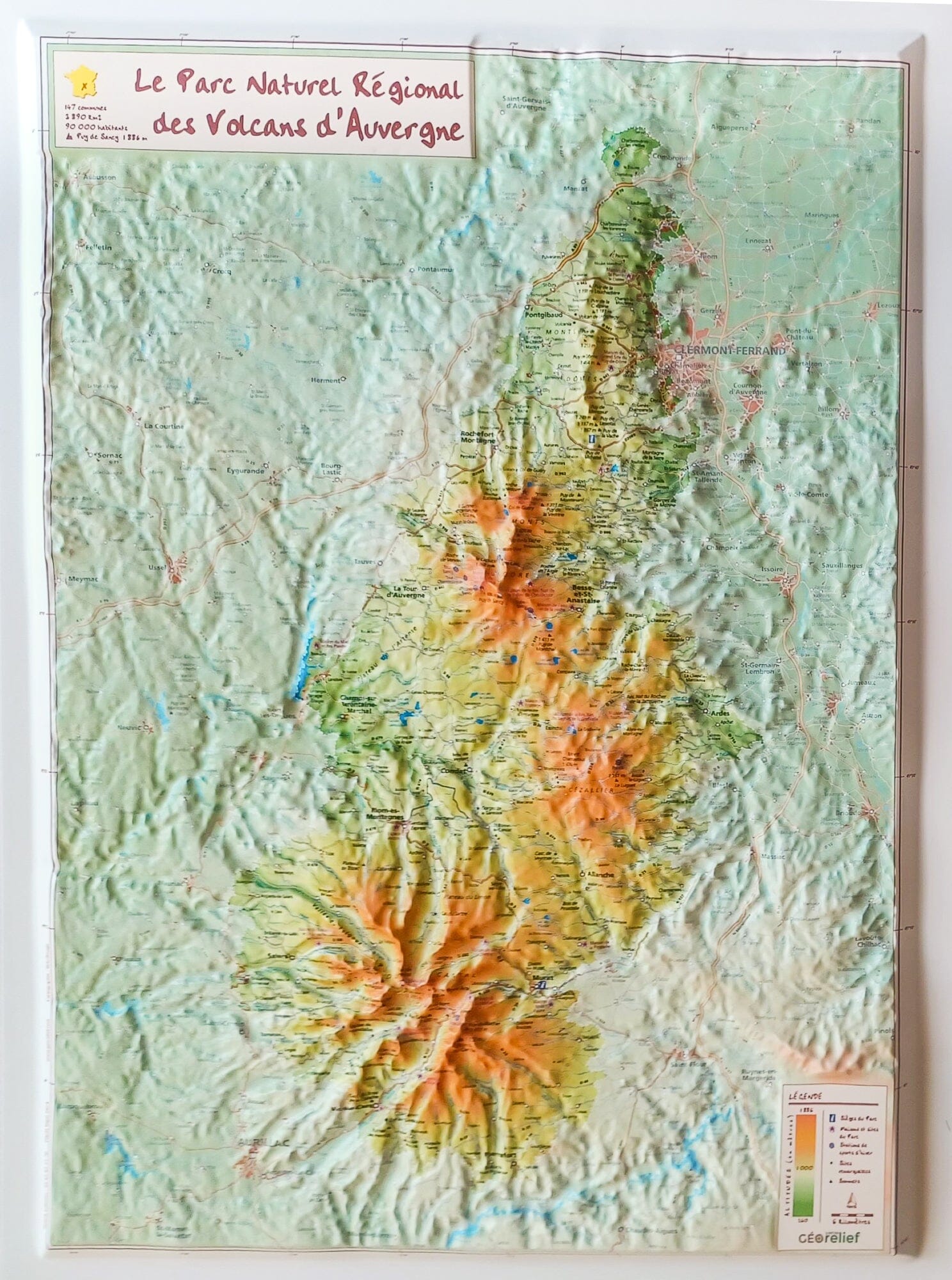 Carte en relief - Parc naturel régional des Volcans d'Auvergne - 31 x 42 cm | Relief Editions carte en relief Reliefs Editions