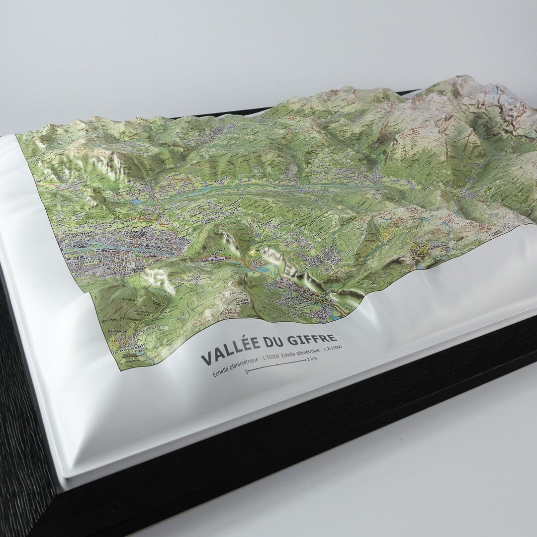 Carte en relief - Vallée du Giffre - 70 x 50 x 7 cm | Dénivelés Editions carte en relief Dénivelés Editions 