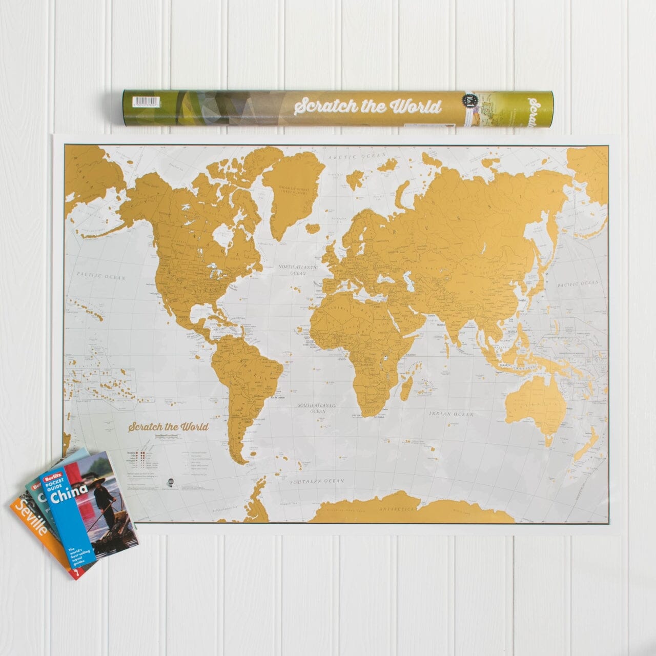 Carte murale à gratter (en anglais) - Monde (84 x 59 cm) | Maps International carte murale roulée (en tube) Maps International