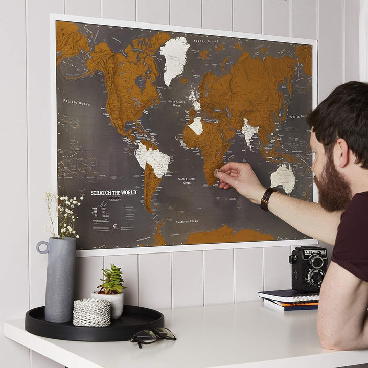 Carte murale à gratter (en anglais) - Monde, Black Edition (84 x 60 cm) | Maps International carte murale petit tube Maps International 