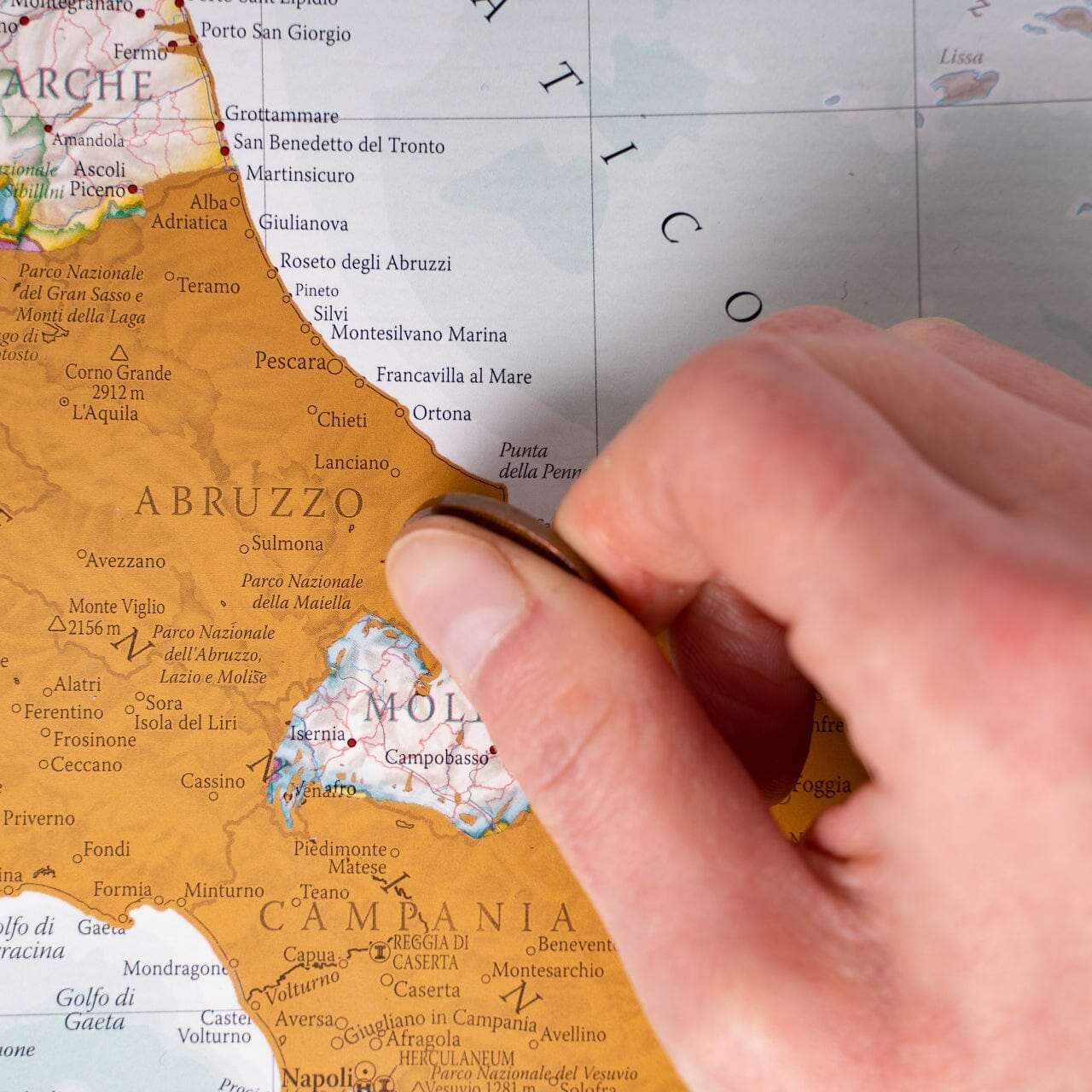 Carte murale à gratter - Italie - 42 x 59 cm | Maps International carte murale roulée (en tube) Maps International 