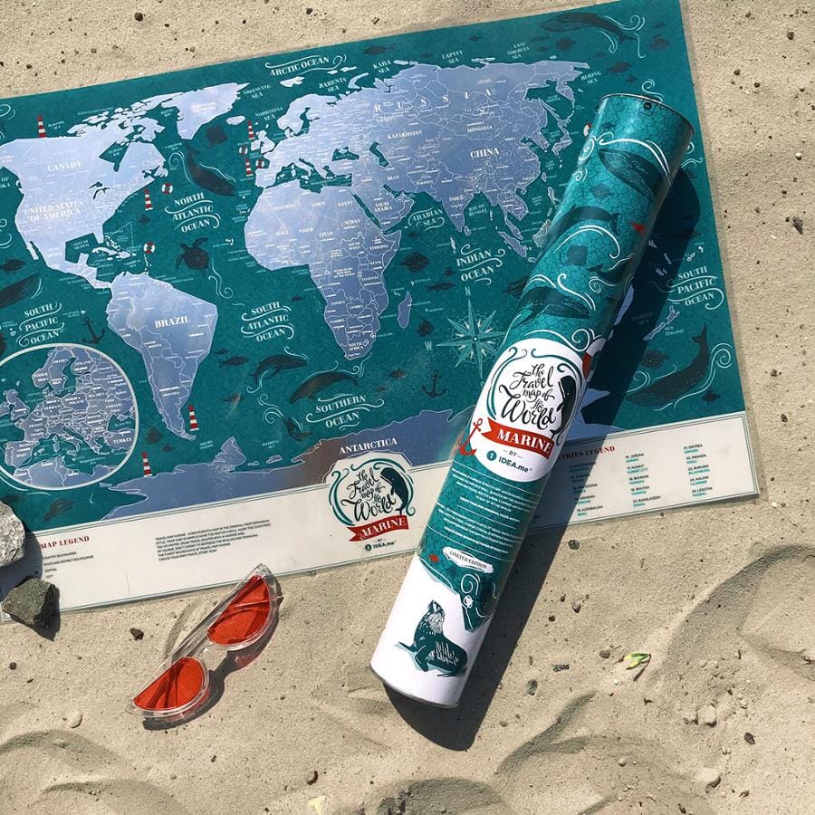 Carte murale à gratter petit format (en anglais) - Travel Map, édition Marine World - 60 x 40 cm | 1DEA.me carte murale roulée (en tube) 1DEA.ME