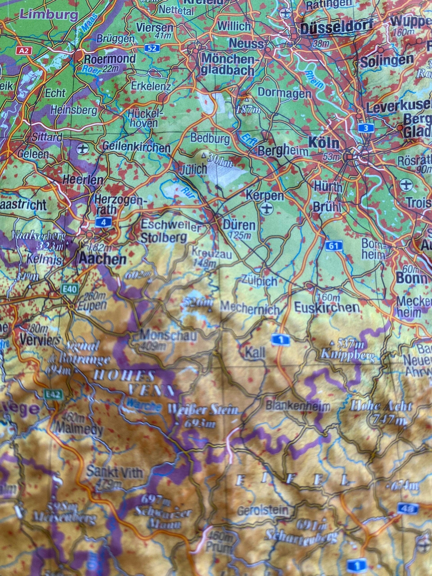 Carte murale en relief - Benelux (en anglais) - 39 x 29 cm | Georelief carte en relief Georelief