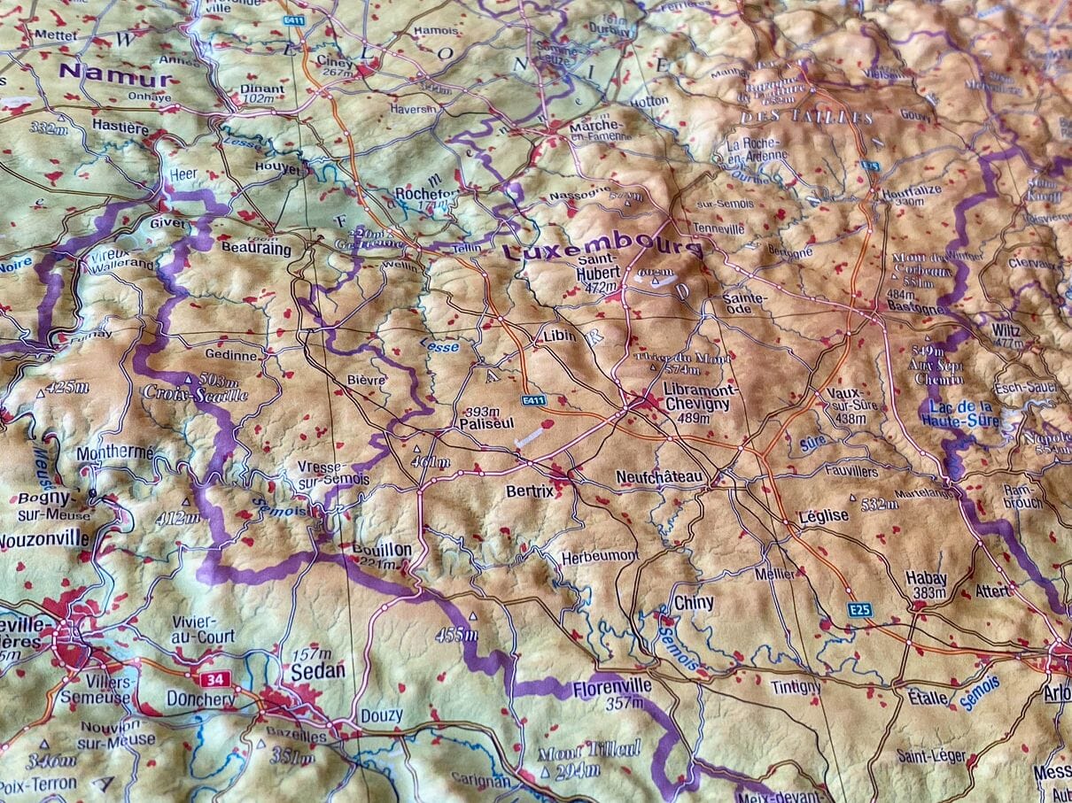 Carte murale en relief - Benelux (en anglais) - 77 x 57 cm | Georelief carte en relief Georelief