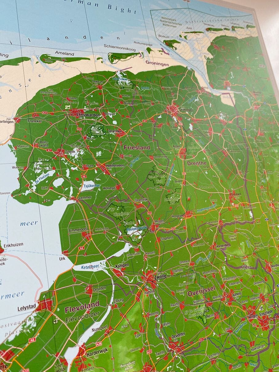 Carte murale en relief - Benelux (en anglais) - 77 x 57 cm | Georelief carte en relief Georelief