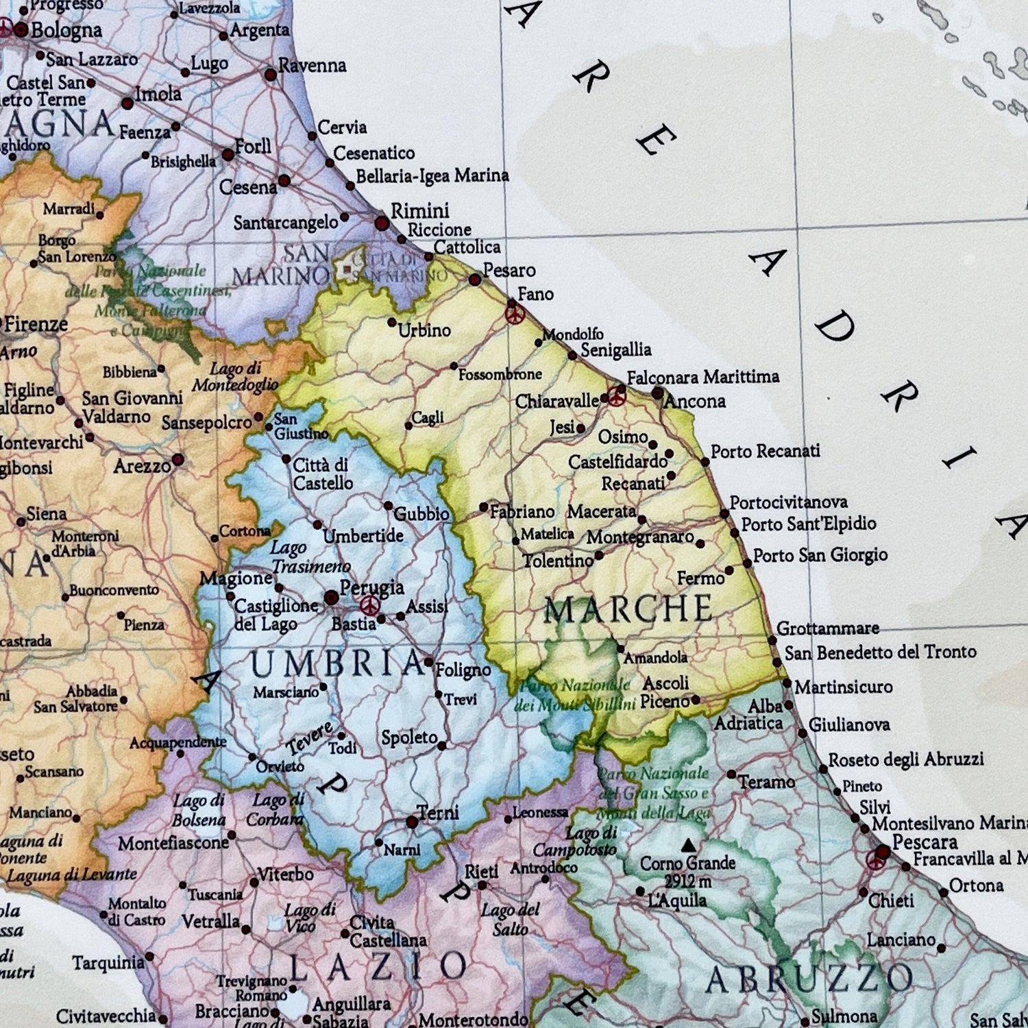 Carte murale - Italie administrative (en italien), style classique - 42 x 60 cm | Maps International carte murale roulée (en tube) Maps International