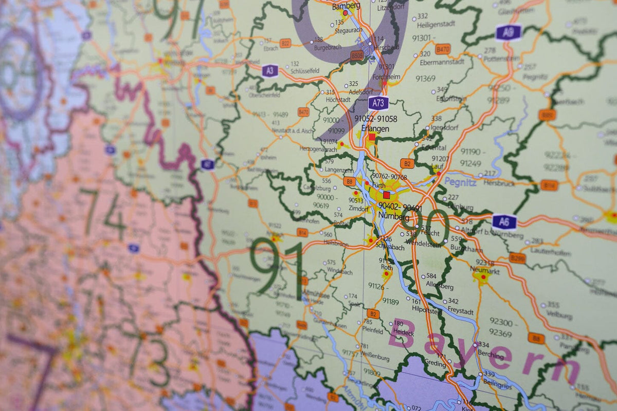 Laminated wall map (in German) - Germany, with postal codes (100 x 140 ...