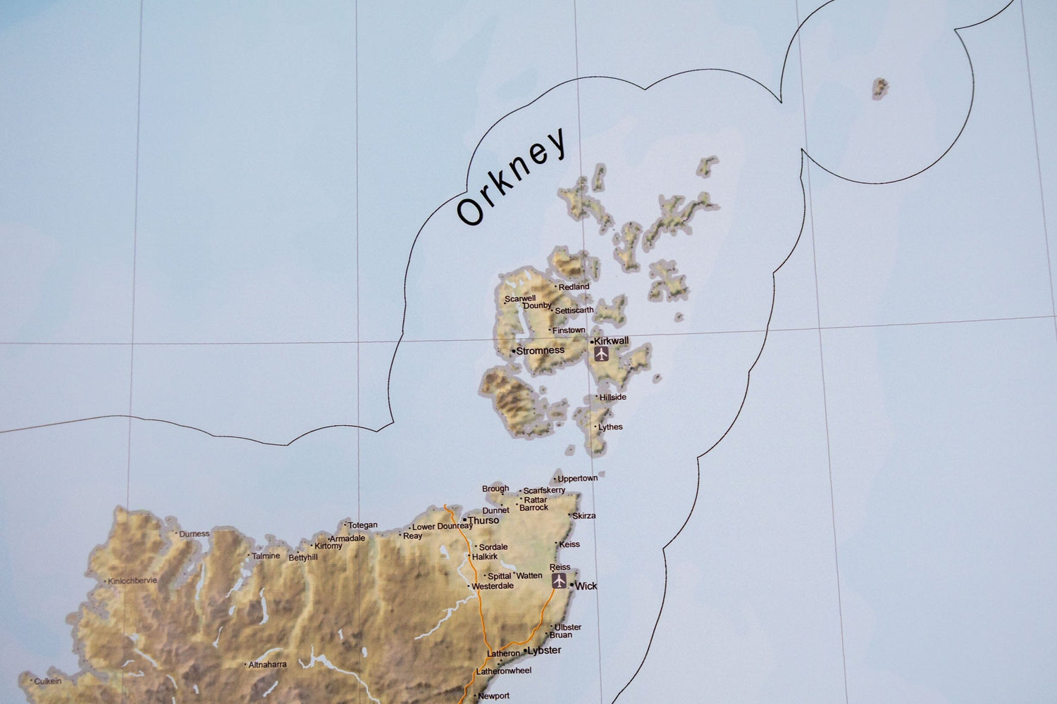 Carte murale plastifiée (en anglais) - Grande Bretagne politique et physique (100 x 140 cm) | GeoMetro carte murale roulée (en tube) GeoMetro