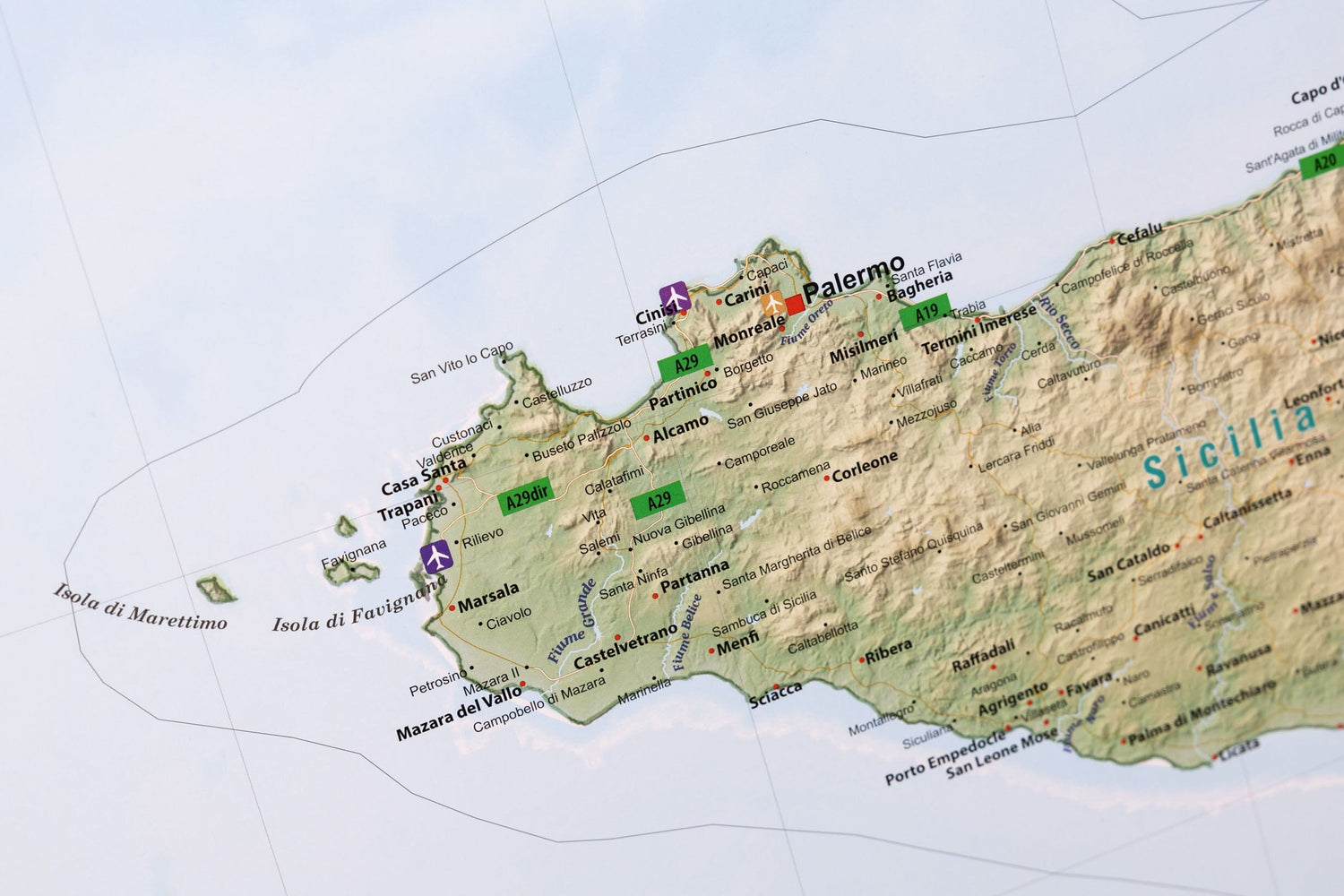 Carte murale plastifiée (en italien) - Italie physique (100 x 140 cm) | GeoMetro carte murale roulée (en tube) GeoMetro