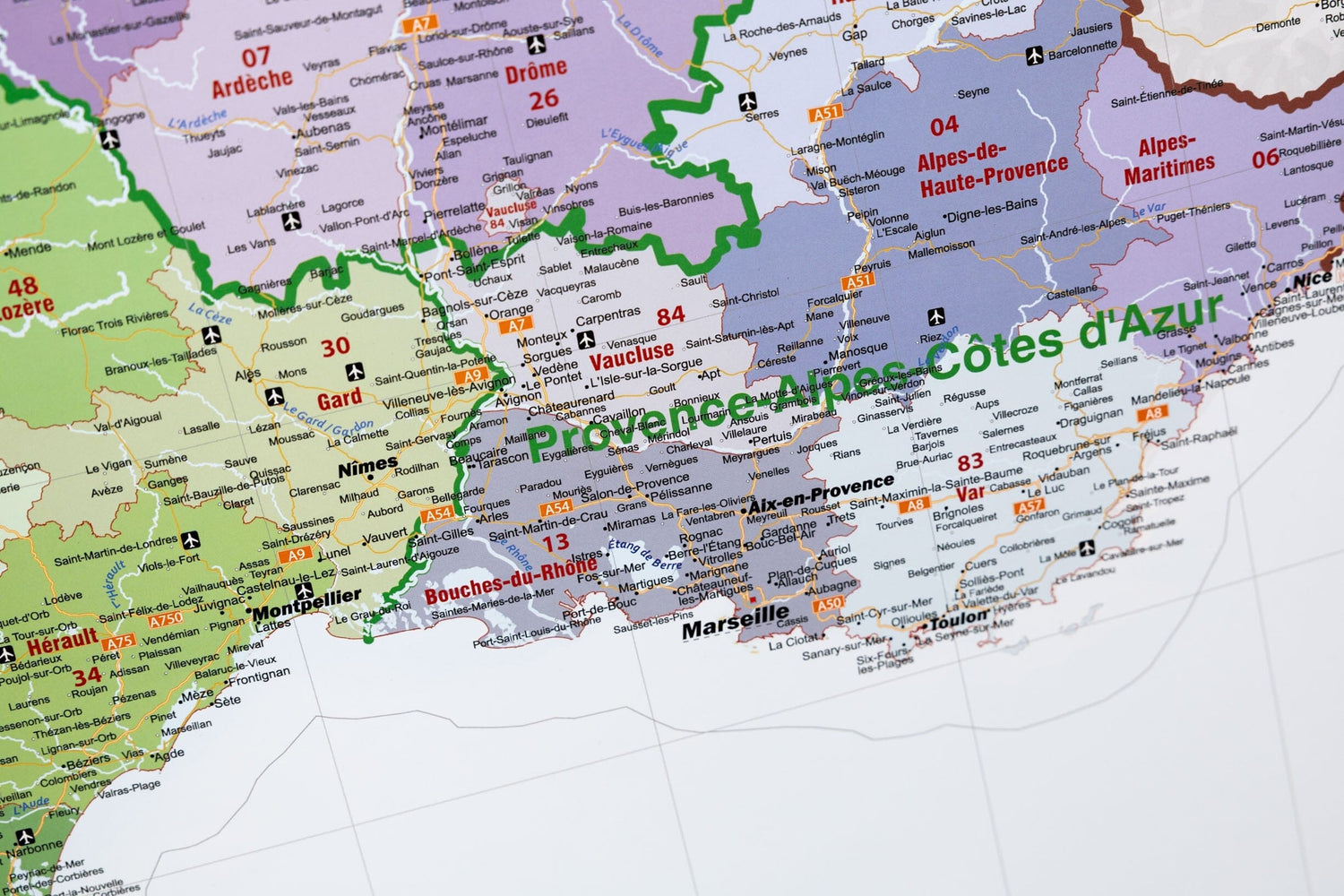 Carte murale plastifiée - France administrative (100 x 100 cm), avec baguettes de maintien en bois | GeoMetro carte murale roulée (en tube) GeoMetro