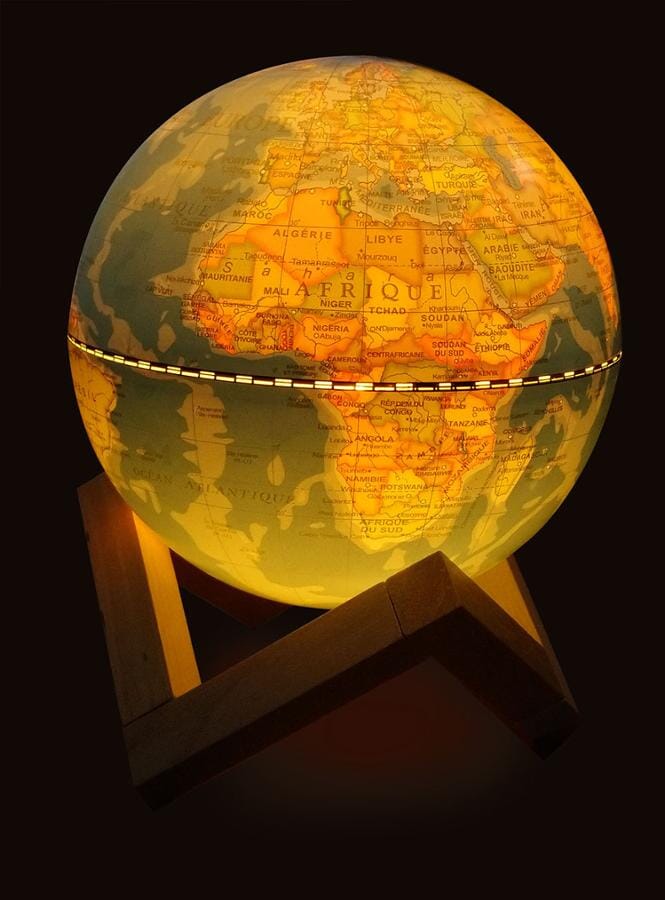 Globe terrestre lumineux de diamètre 14 cm, avec support en bois (en français) globe Cartotheque Egg 