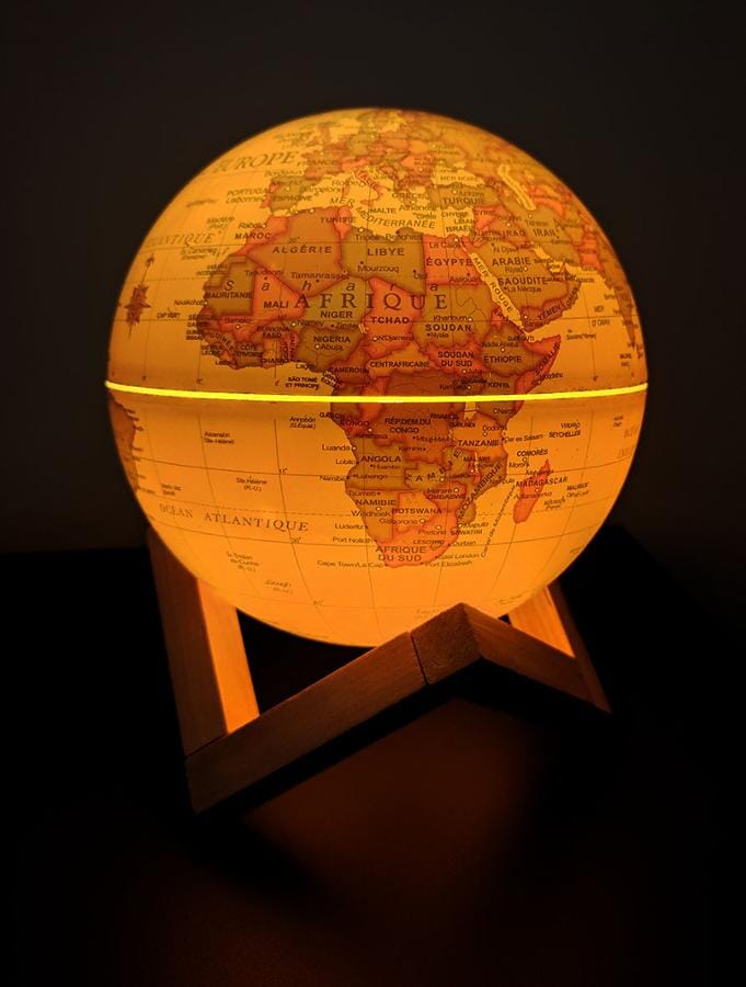 Globe terrestre lumineux de diamètre 14 cm, style antique, avec support en bois (en français) globe Cartotheque Egg 