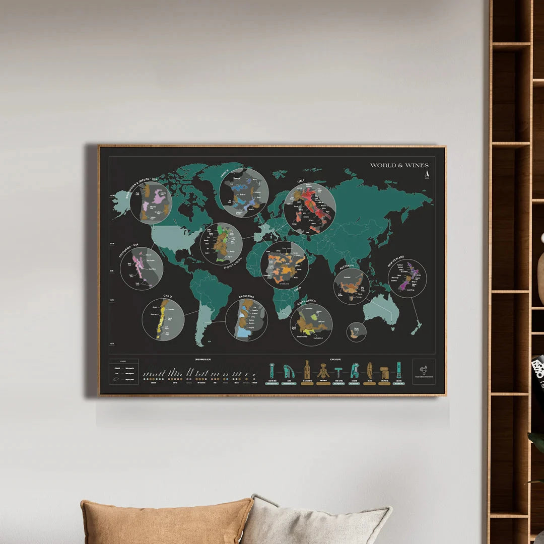 Scratch off wine map - World (70 x 50 cm ), en anglais | 1020 Dégustations carte murale roulée (en tube) 1020 Dégustations