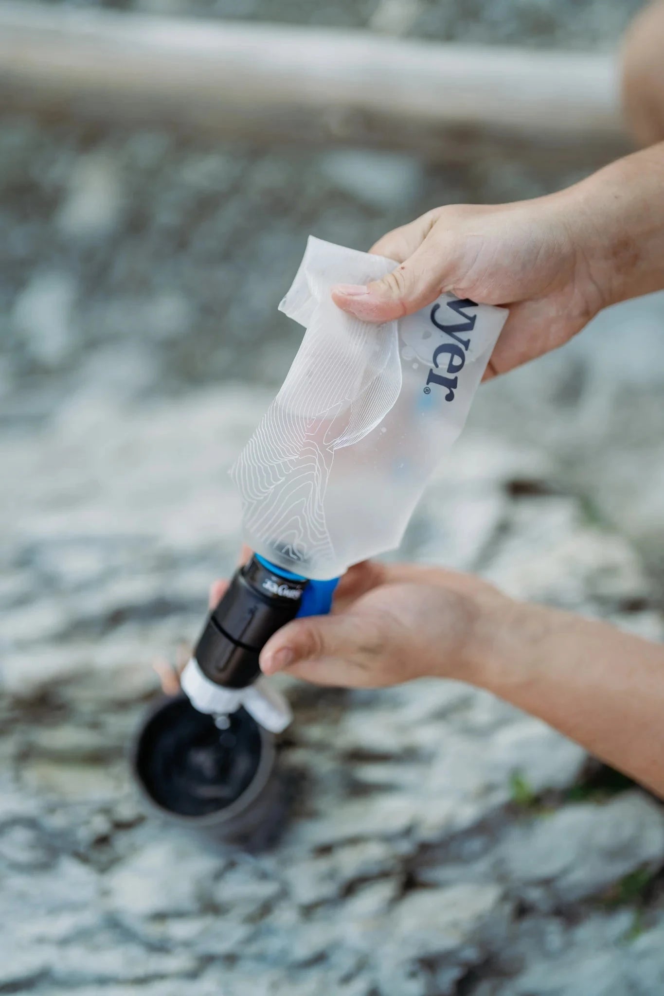 Système de filtration d’eau - Sawyer Micro Squeeze SP301 avec poche CNOC Premium 750 ml accessoire Sawyer 