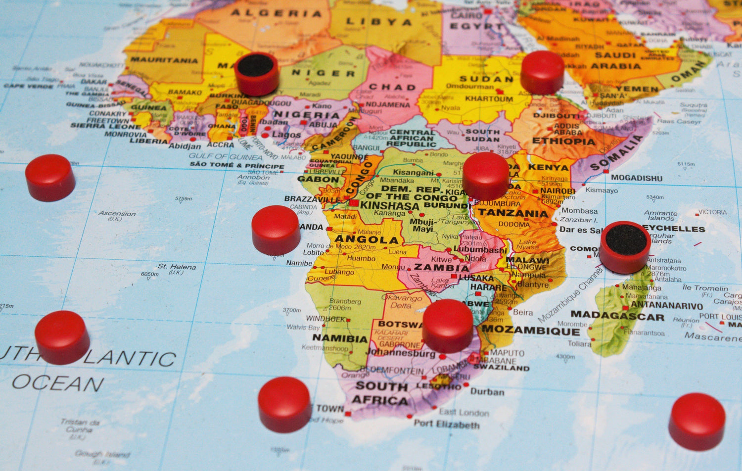 Aimants - pour panneau magnétique accessoire Dilibel Rouge - 1 cm