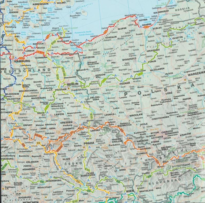 Carte générale - Europe : chemins de randonnées + Tour Guide | Kompass carte routière Kompass