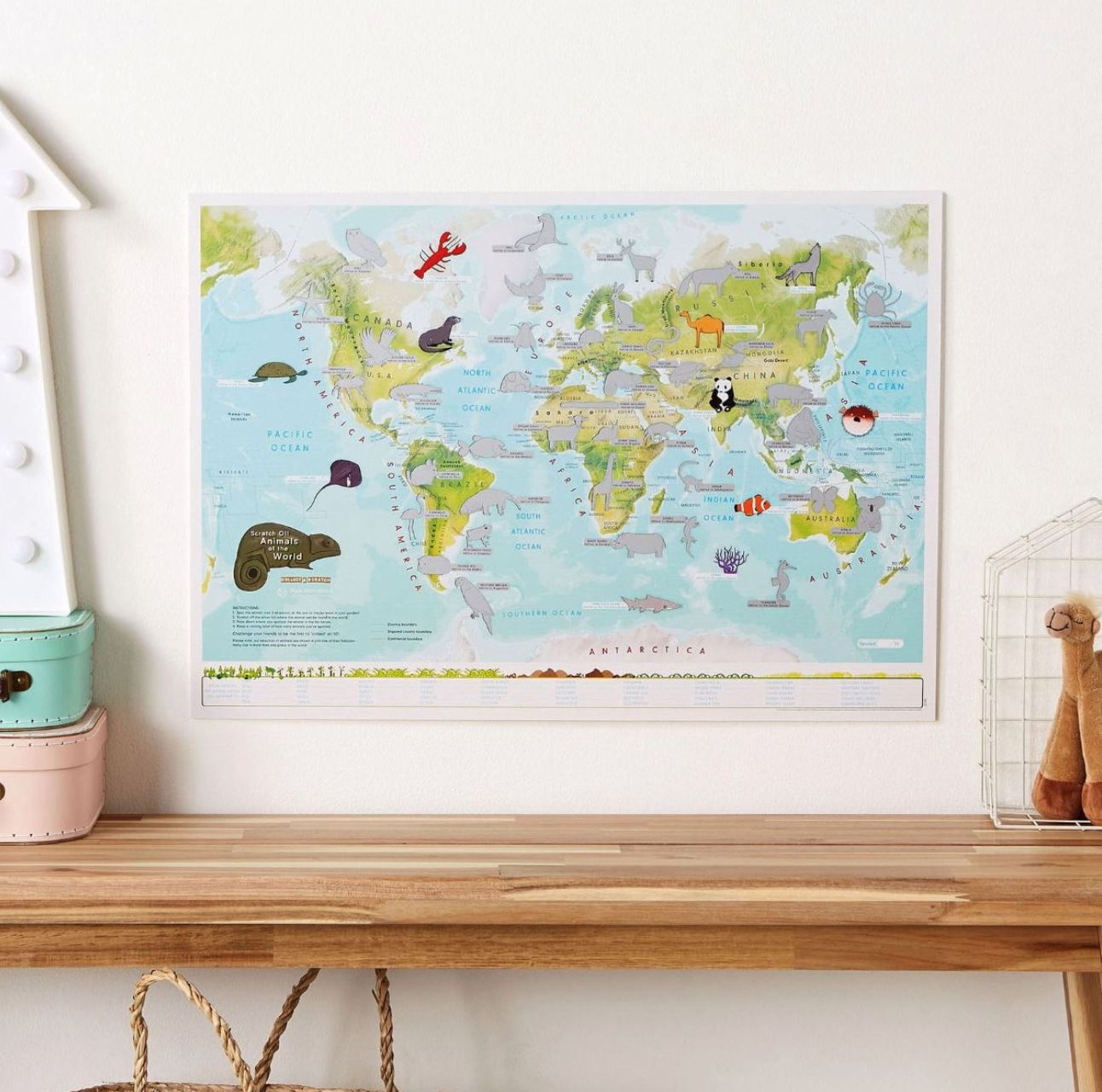 Carte murale à gratter (en anglais) - Animaux du monde (pour enfants) - 60 x 42 cm | Maps International carte murale roulée (en tube) Maps International