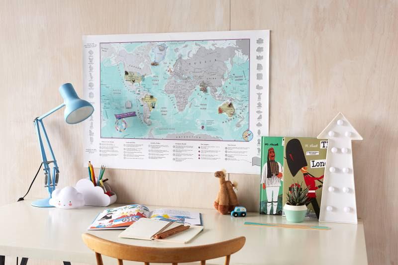 Carte murale à gratter (en anglais) - Monde, pour enfants - 85 x 60 cm | Maps International carte murale roulée (en tube) Maps International