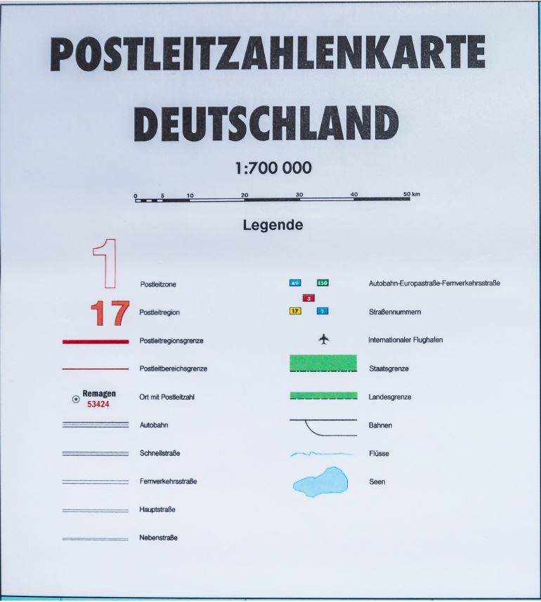Carte murale - Allemagne (zones postales) - 127 x 94 cm | Freytag & Berndt carte murale roulée (en tube) Freytag & Berndt