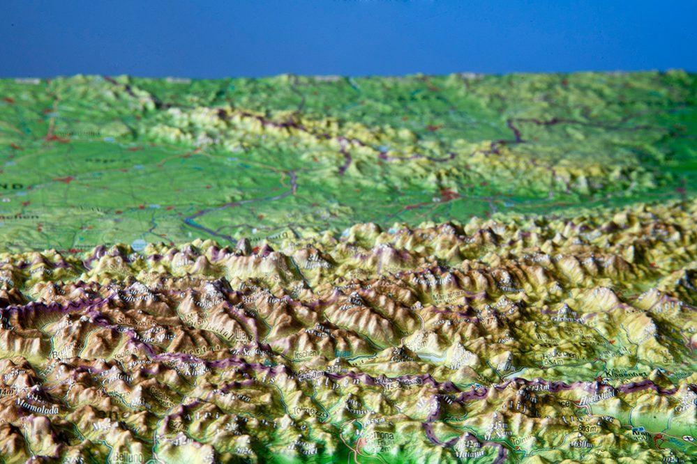 Carte murale en relief - Autriche (en anglais), avec cadre aluminium - 77 x 57 cm | Georelief carte en relief Georelief