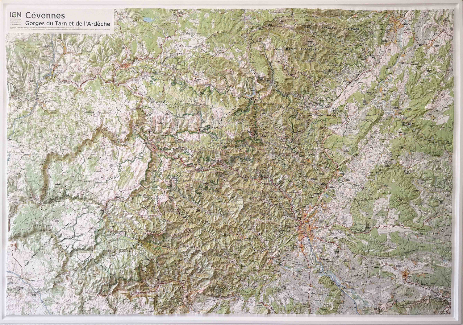 Carte murale en relief - Cévennes, Gorges du Tarn et de l'Ardèche - 80 x 113 cm | IGN carte en relief IGN
