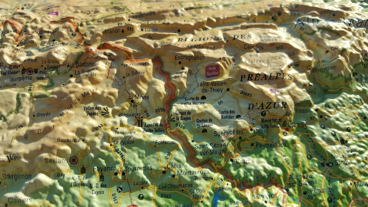 Carte murale en relief - Le Var - 61 cm x 41 cm | 3D Map carte en relief 3D Map