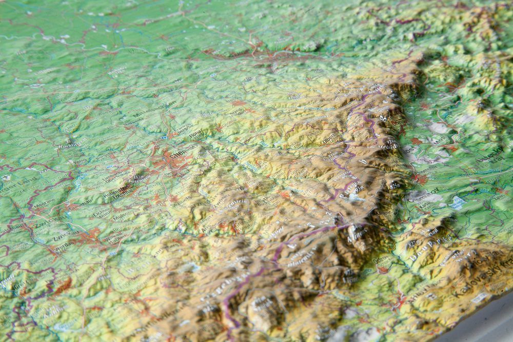 Carte murale en relief - Saxe (en anglais) - 77 x 57 cm | Georelief carte en relief Georelief