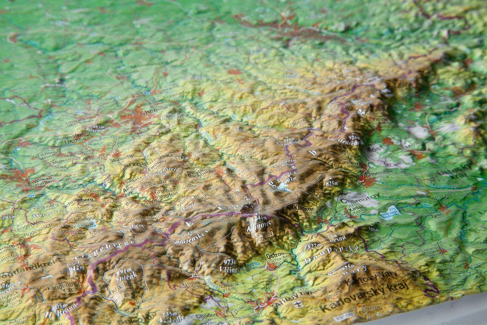 Carte murale en relief - Saxe (en anglais) - 77 x 57 cm | Georelief carte en relief Georelief