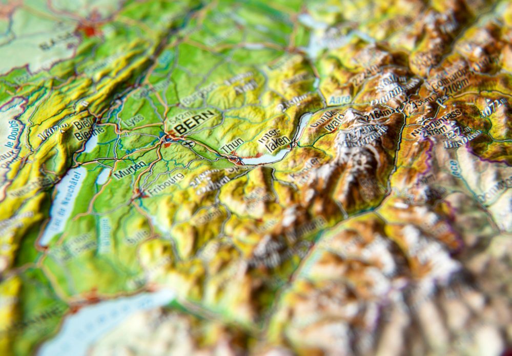 Carte murale en relief - Suisse (trilingue) - 77 x 57 cm | Georelief carte en relief Georelief