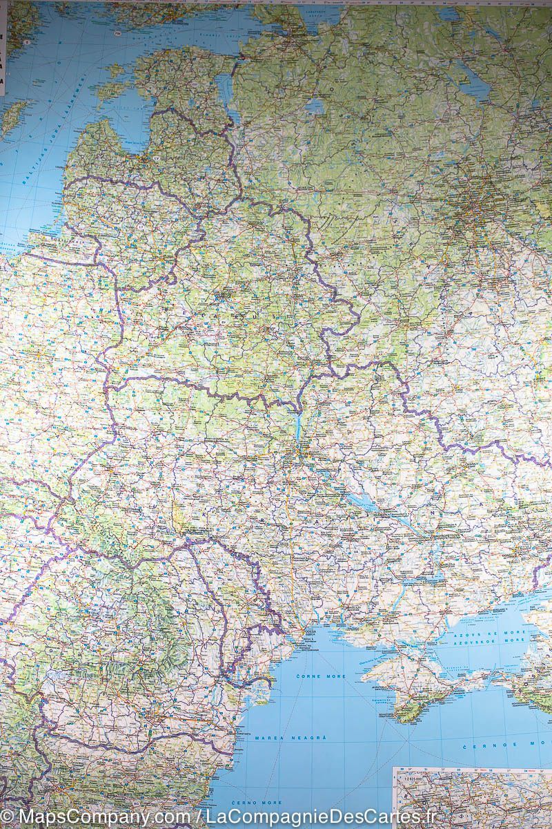 Carte murale (papier) - Europe de l’Est, Russie & CEI - 140 x 100 cm | Freytag & Berndt carte murale roulée (en tube) Freytag & Berndt