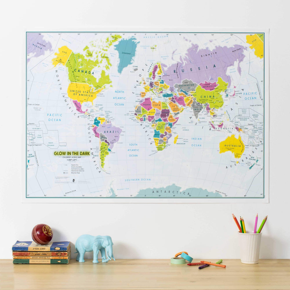 Carte murale phosphorescente (pour enfants) - Le Monde (en anglais) | Maps International carte murale petit tube Maps International 