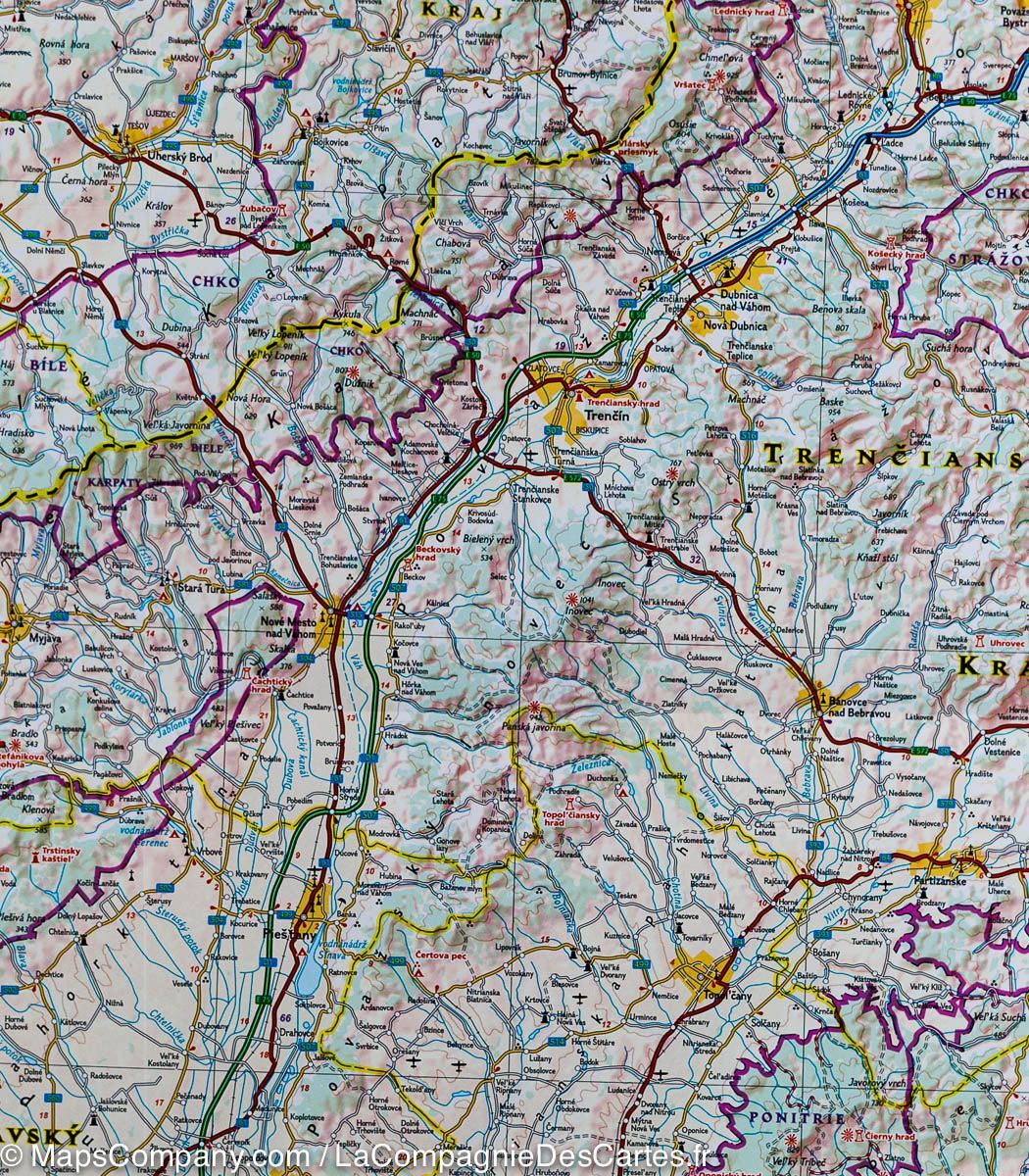 Carte routière de la Slovaquie | National Geographic - La Compagnie des Cartes