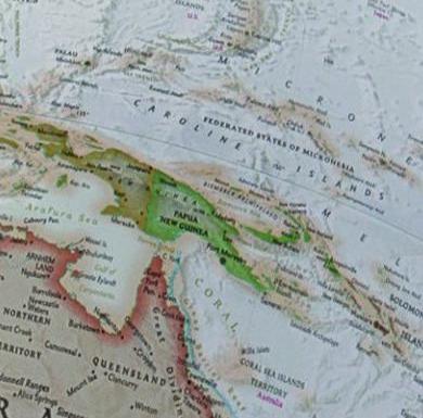 Globe lumineux "Iron" de style antique - diamètre 30 cm, en anglais | National Geographic globe National Geographic 