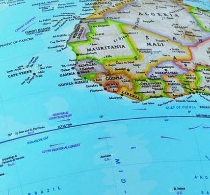 Globe lumineux "Iron" de style classique - diamètre 30 cm, en anglais | National Geographic globe National Geographic 