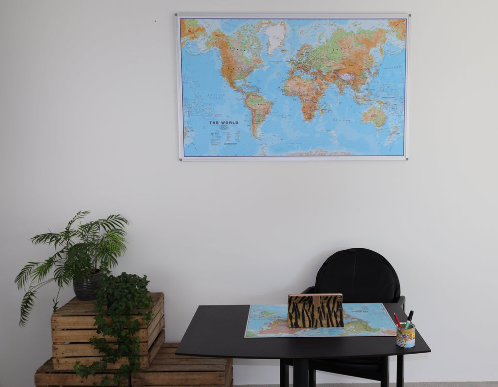 Panneau épinglable (en anglais) - Monde physique - 136 x 84 cm | Maps International panneau épinglable Maps International 